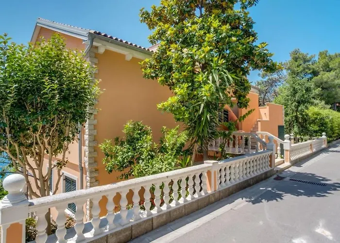 Magnolia - Gardenia By Interhome Διαμέρισμα Mali Lošinj